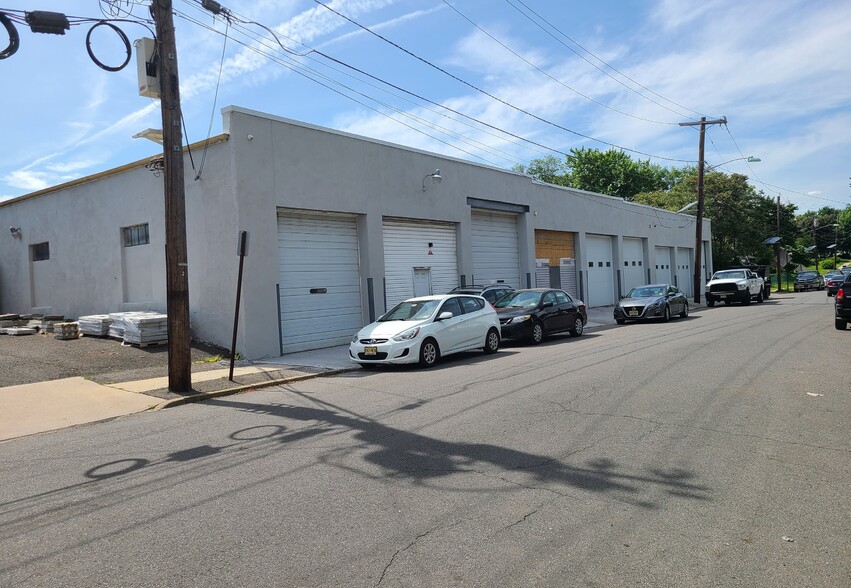 More Photos Of 459 Somerset St, Somerset Warehouse For Sale