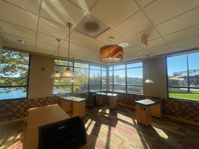 More Photos Of 440 Fairway Dr, West Des Moines Medical For Lease