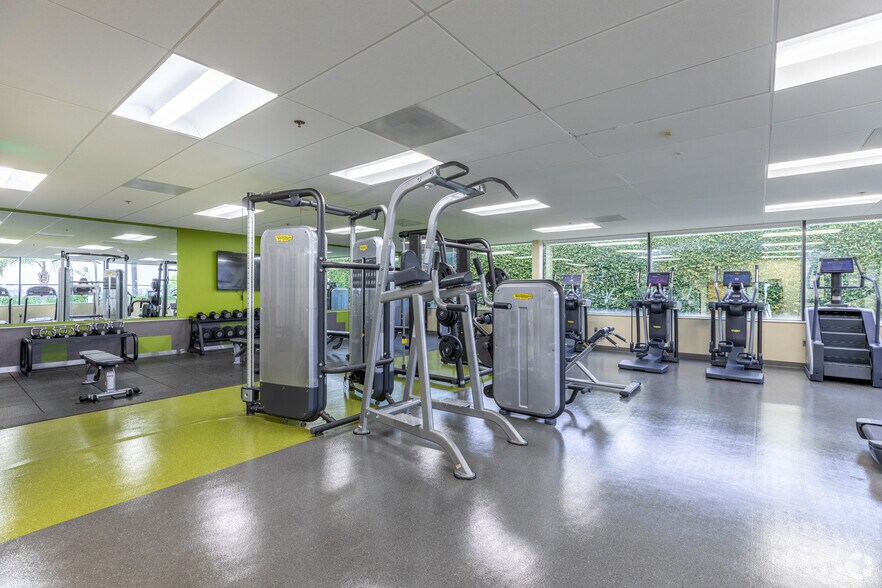 More Photos Of 10188 Telesis Ct, San Diego Unknown For Lease