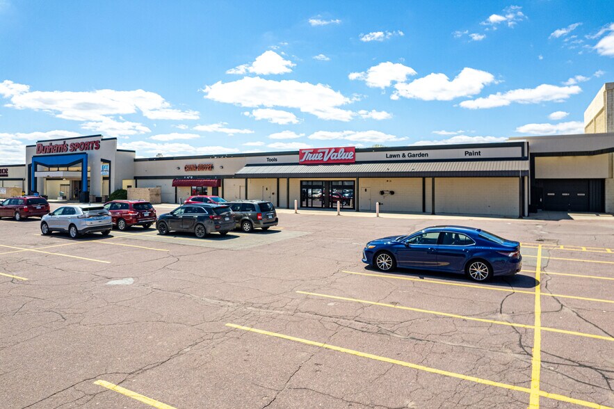 More Photos Of 308 S State St, Fairmont Freestanding For Sale