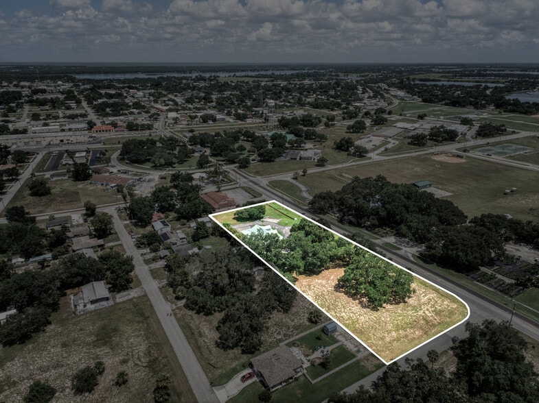 More Photos Of 405 W Interlake Blvd, Lake Placid Office For Sale