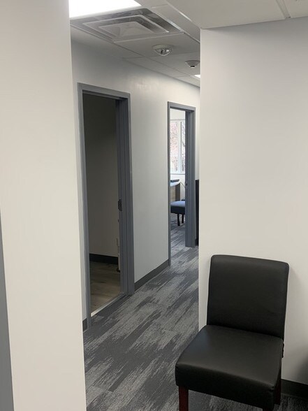 More Photos Of 300 Toll Gate Rd, Warwick Medical For Lease