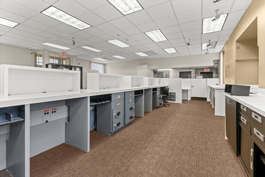 More Photos Of 23700 Goddard Rd, Taylor Bank For Lease