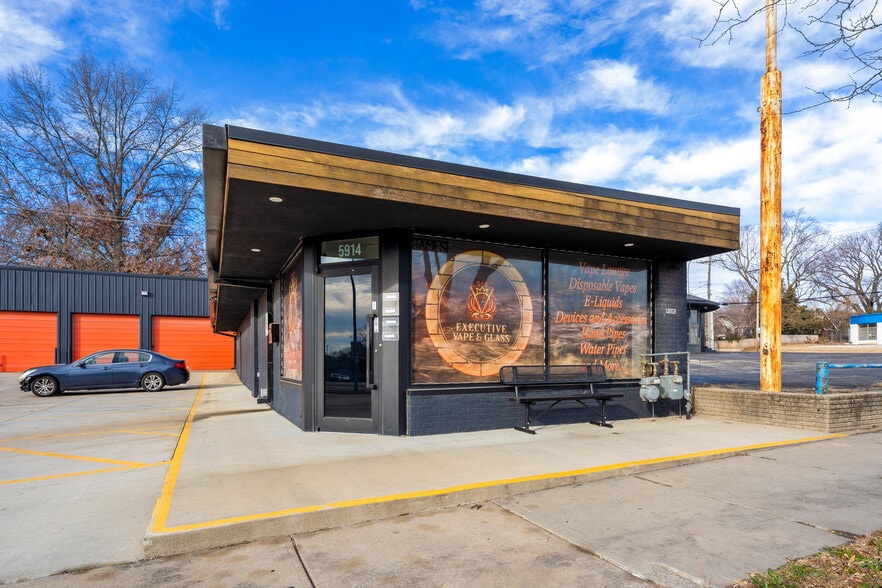 More Photos Of 5914 Troost Ave, Kansas City Flex For Lease