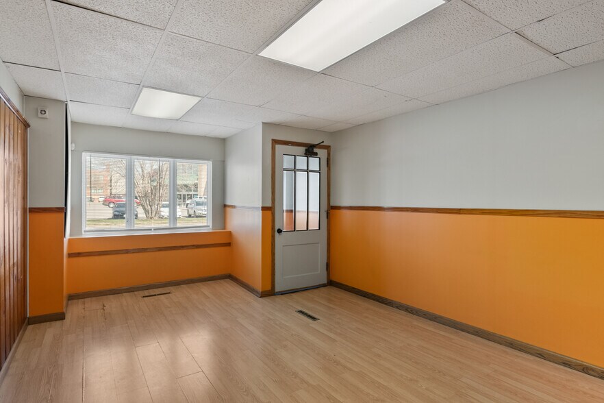 More Photos Of 2319 Vinton St, Omaha Office Residential For Sale