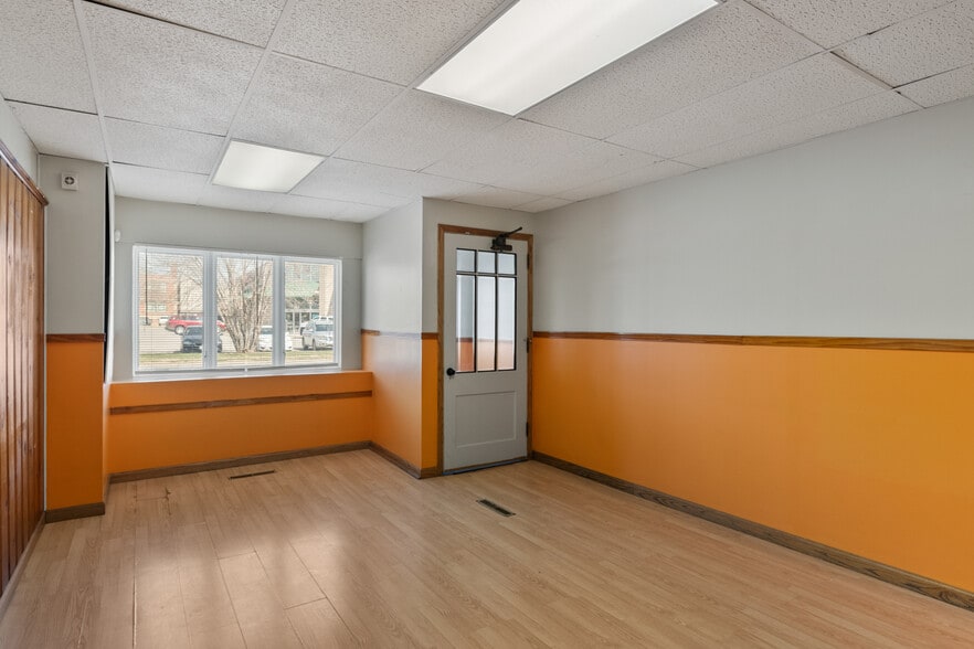 More Photos Of 2319 Vinton St, Omaha Office Residential For Sale