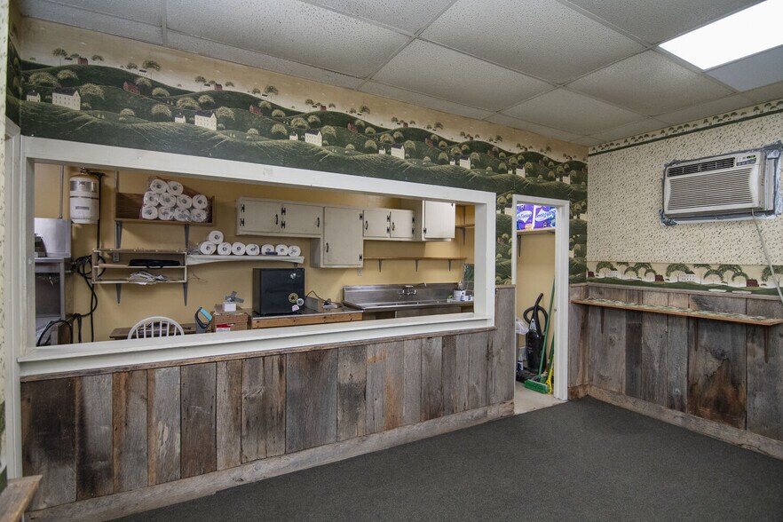 More Photos Of 1931 Alta Dr, Alderson General Retail For Sale