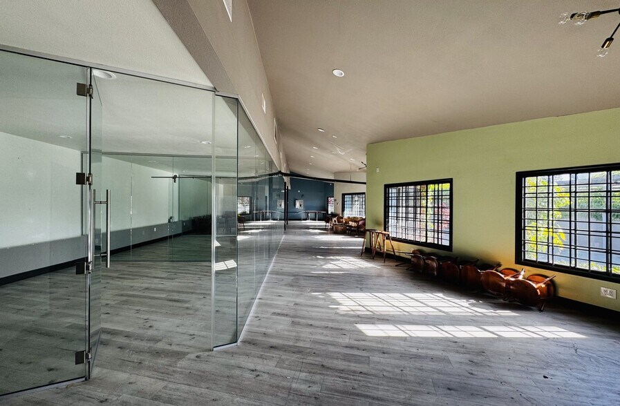 More Photos Of 10616-10622 Katella Ave, Anaheim Loft Creative Space For Sale