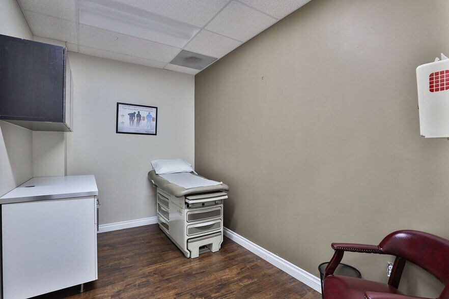 More Photos Of 7051 Alvarado Rd, La Mesa Medical For Sale