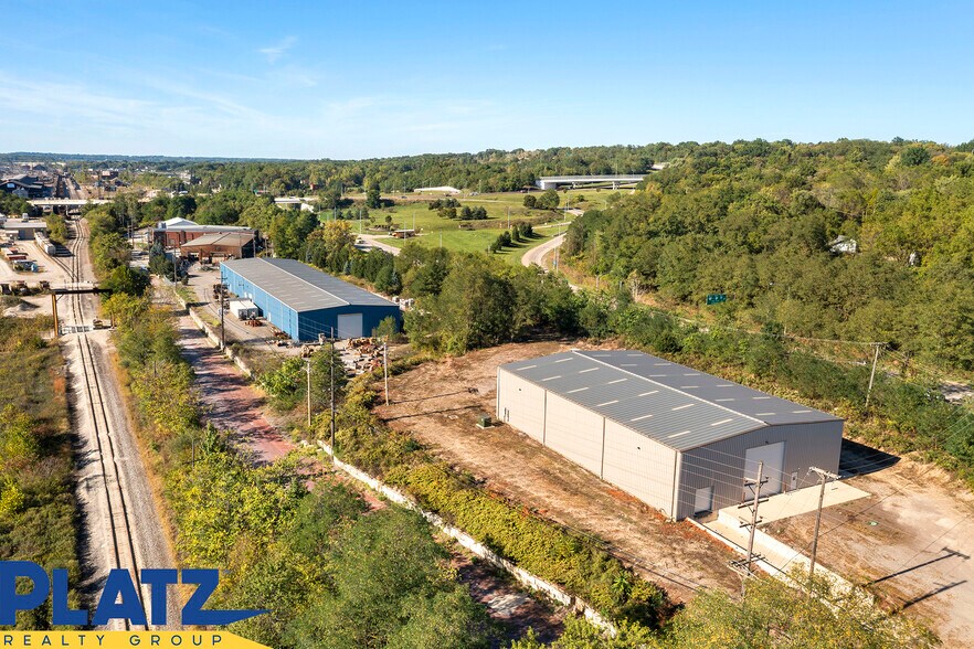 More Photos Of 2430 Funston St, Youngstown Warehouse For Lease
