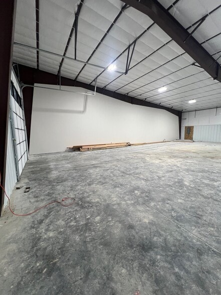 More Photos Of 231 Tailwind Cir, Chubbuck Industrial For Lease