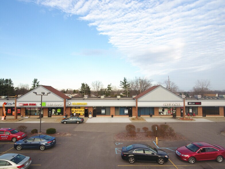 More Photos Of 5300-5360 Dixie Hwy, Waterford Freestanding For Lease