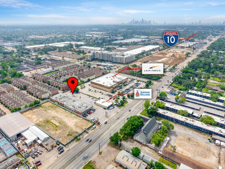 Primary Photo Of 4424 N Shepherd Dr, Houston Storefront For Lease