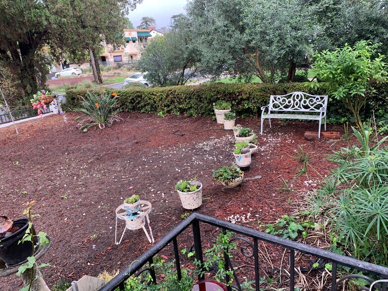 More Photos Of 1826 Wellington Rd, Los Angeles Specialty For Sale