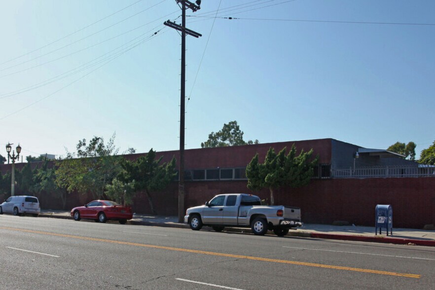 More Photos Of 3221 S Hill St, Los Angeles Industrial For Sale