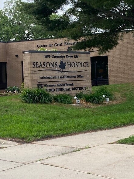 More Photos Of 1696 Greenview Dr SW, Rochester Office For Lease