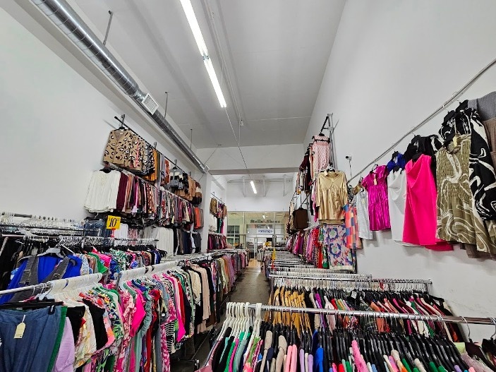 More Photos Of 1458 S San Pedro St, Los Angeles Freestanding For Sale