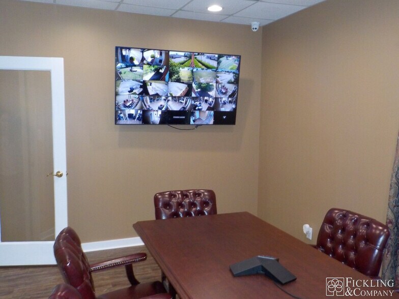 More Photos Of 2357 Pio Nono Ave, Macon-Bibb Medical For Sale