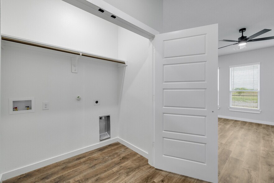 More Photos Of 4059 Clovis St, Midlothian Multifamily For Sale