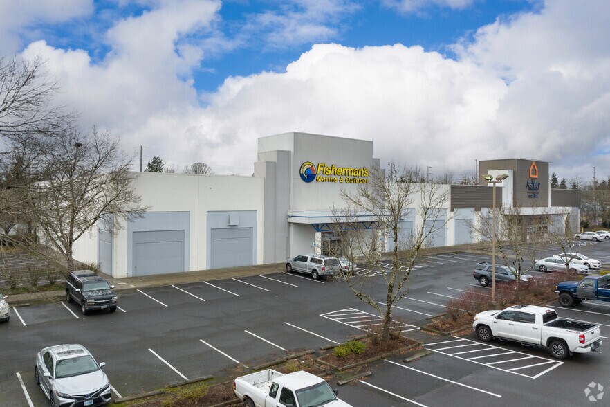 More Photos Of 10329-10355 SW Cascade Blvd, Tigard Freestanding For Lease