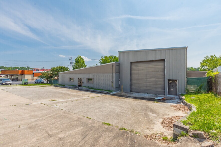 More Photos Of 8456 Newman St, Douglasville Light Manufacturing For Lease