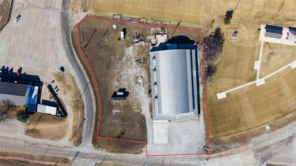 More Photos Of 3300 Milam Dr, Brownwood Industrial For Sale