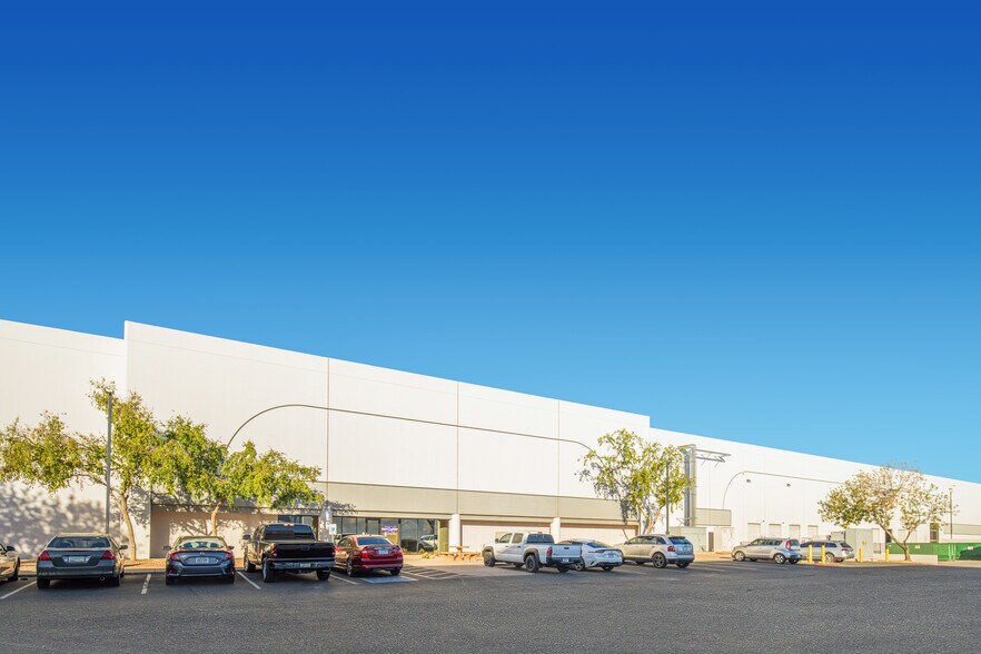 More Photos Of 9704 W Roosevelt St, Tolleson Distribution For Lease