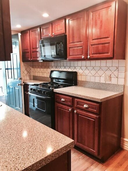 More Photos Of 148 Sussex St, Jersey City Apartments For Sale