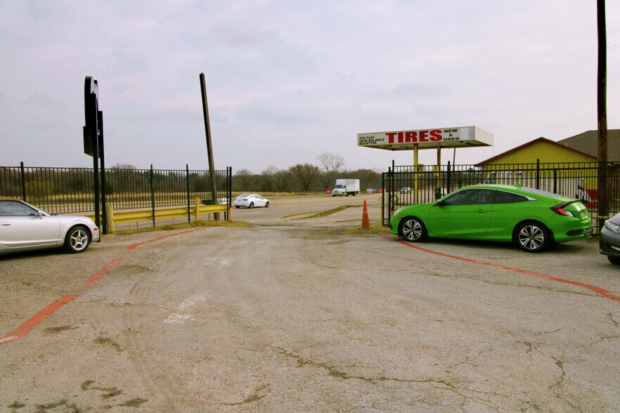 More Photos Of 4108 University Drive & Geesling rd, Denton Auto Dealership For Lease