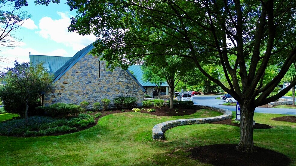 More Photos Of 1910 Harrington Dr, Lancaster Office For Lease