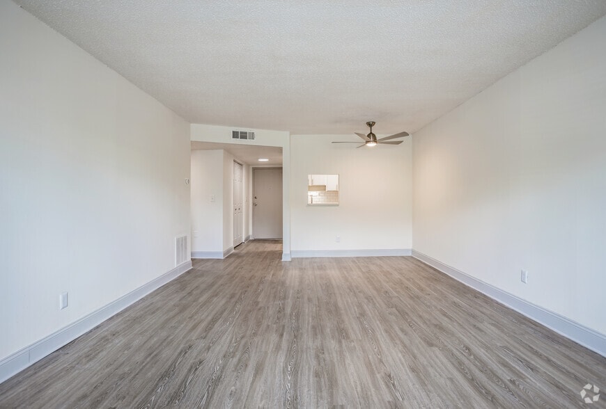 More Photos Of 120 47th Ave N, Saint Petersburg Apartments For Sale