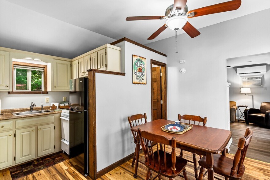 More Photos Of 2076 Atlantic Hwy, Lincolnville Hotel For Sale