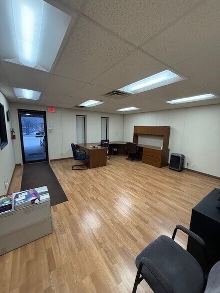 More Photos Of 103 Industrial Dr, Waxahachie Warehouse For Lease