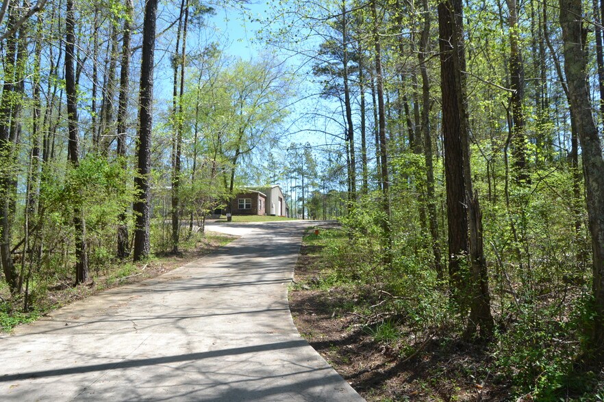 More Photos Of 361 Holcombe Rd, Bremen Warehouse For Lease