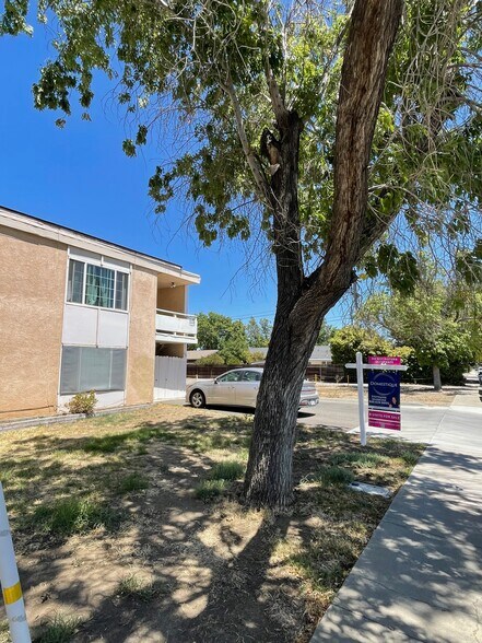 More Photos Of 218 W K St, Los Banos Apartments For Sale