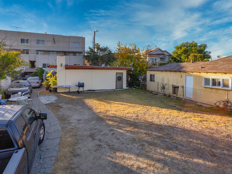 More Photos Of 2309 N Niagara St, Burbank Land For Sale