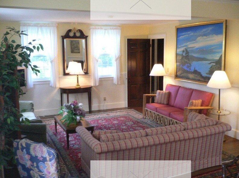 More Photos Of 94 Plaine Hill Rd, Woodstock Hotel For Sale