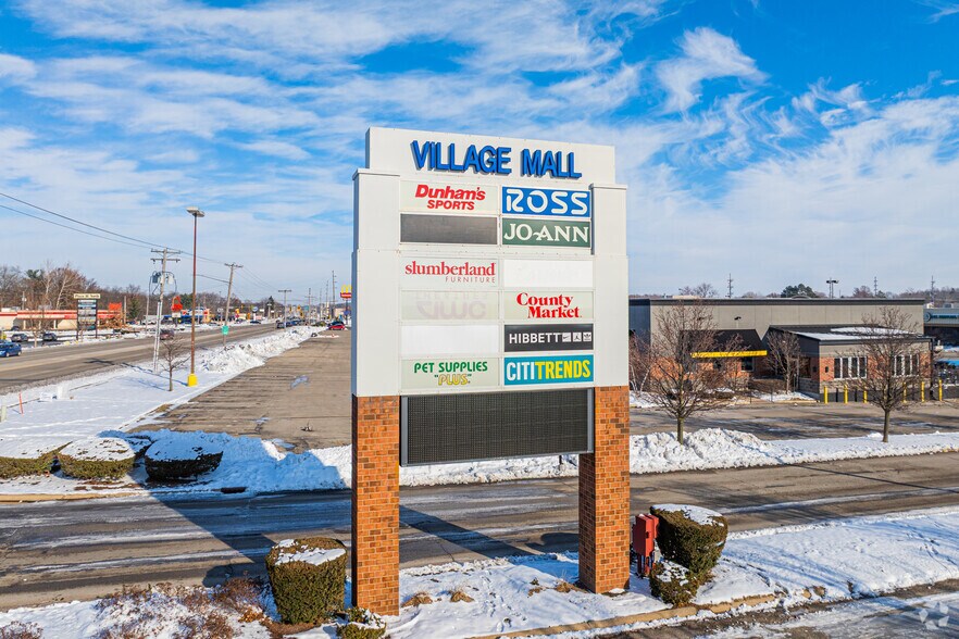 More Photos Of 2917 N Vermilion st, Danville General Retail For Lease