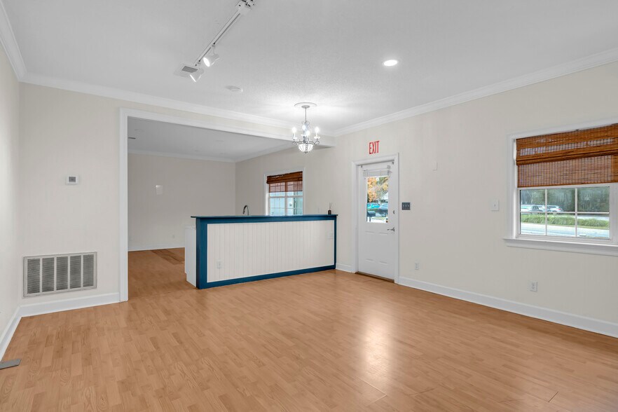 More Photos Of 462 N Section St, Fairhope General Retail For Sale