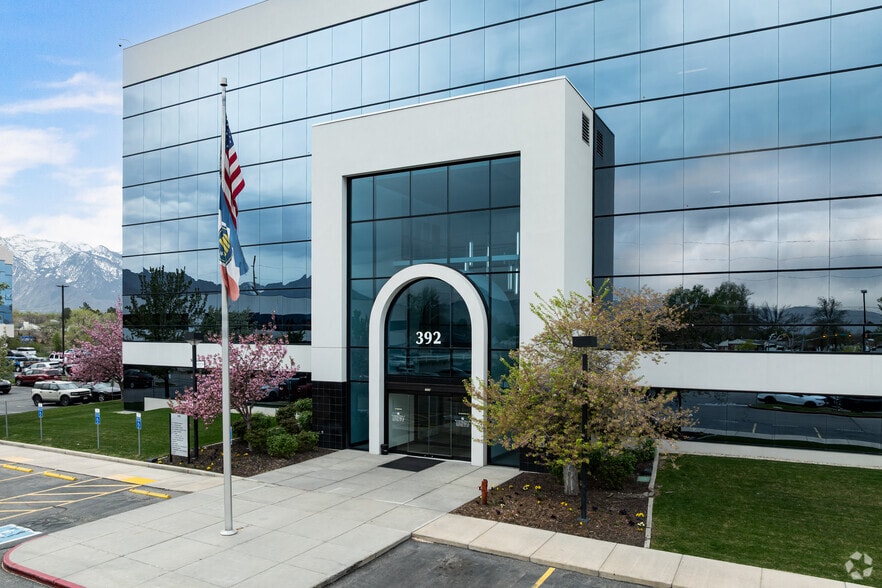 More Photos Of 392 E Winchester St, Murray Office For Lease