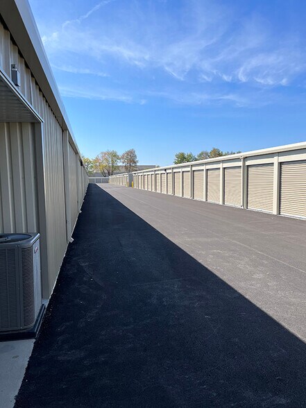 More Photos Of 2151 Tunnel Hill Rd, Elizabethtown Self Storage For Sale