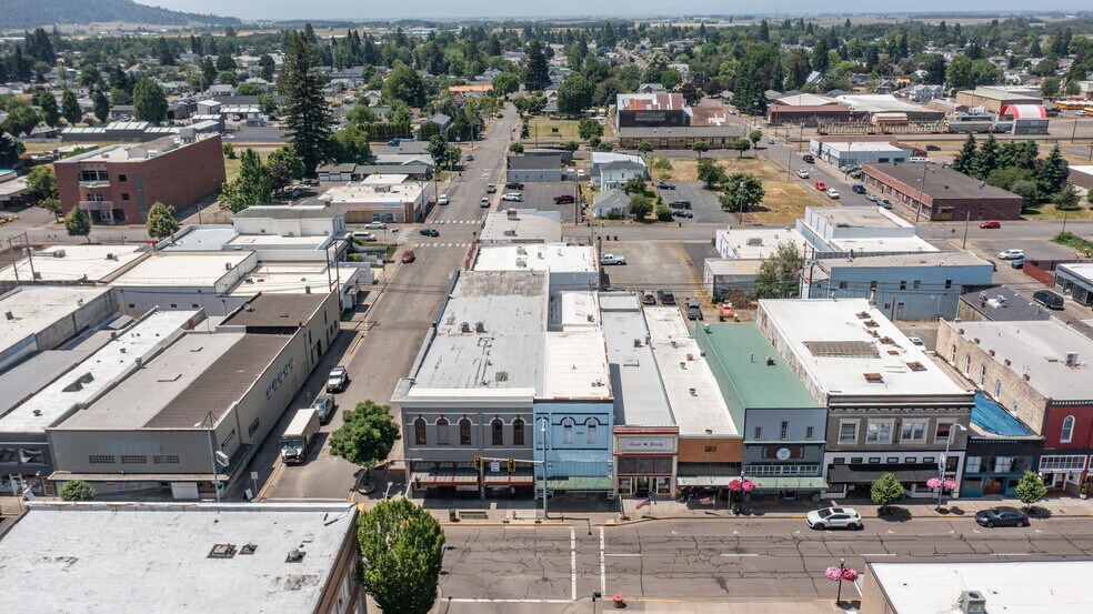 More Photos Of 796 S Main St, Lebanon Storefront Retail Office For Sale