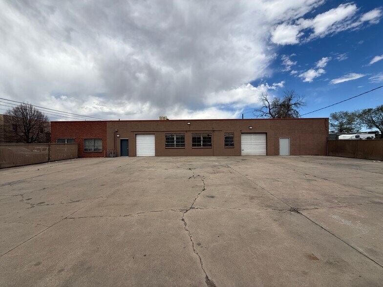 More Photos Of 1438 S Cherokee St, Denver Warehouse For Lease