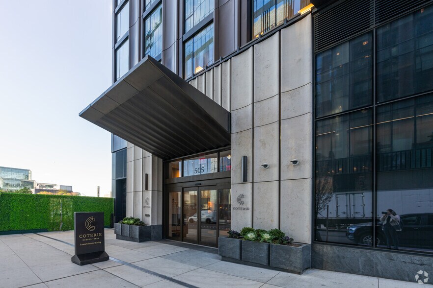 More Photos Of 455 10th Ave, New York Apartments For Lease