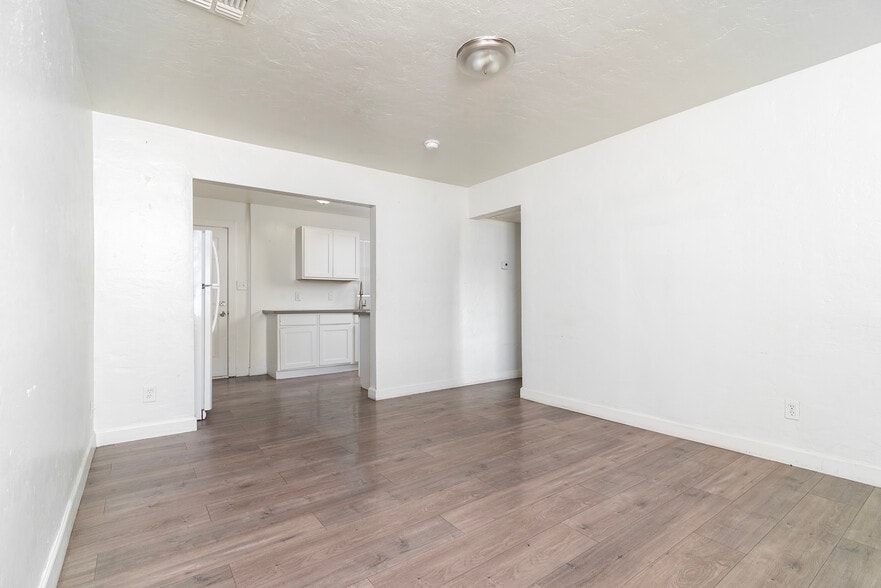 More Photos Of 2142 E Taylor St, Phoenix Multifamily For Sale