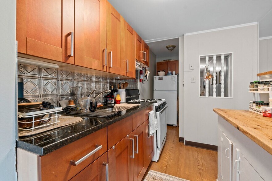 More Photos Of 5001 Roland Ave, Baltimore Apartments For Sale