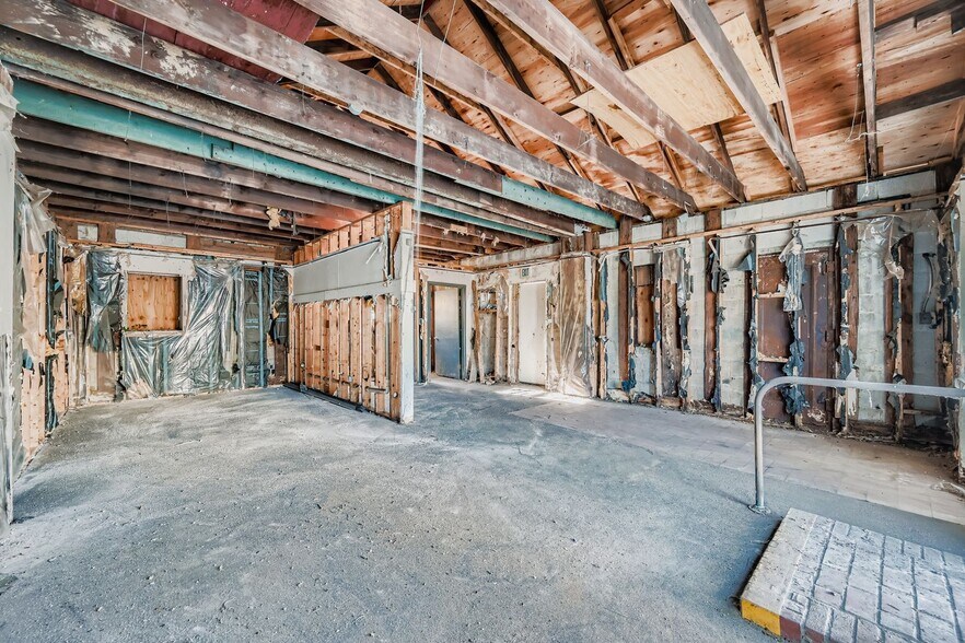 More Photos Of 701 Church St, Baltimore Flex For Sale