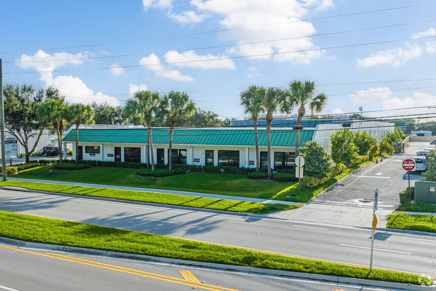 Primary Photo Of 3850 NW 2nd Ave, Boca Raton Showroom For Sale