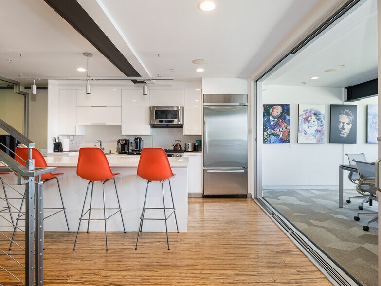 More Photos Of 215-237 California St, El Segundo Loft Creative Space For Lease