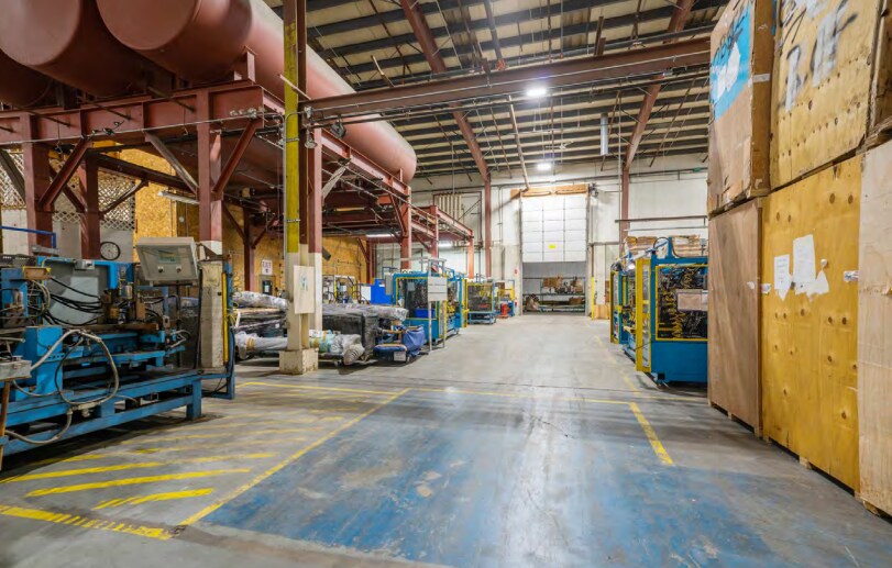 More Photos Of 56 Davidson Dr, Farmington Warehouse For Lease